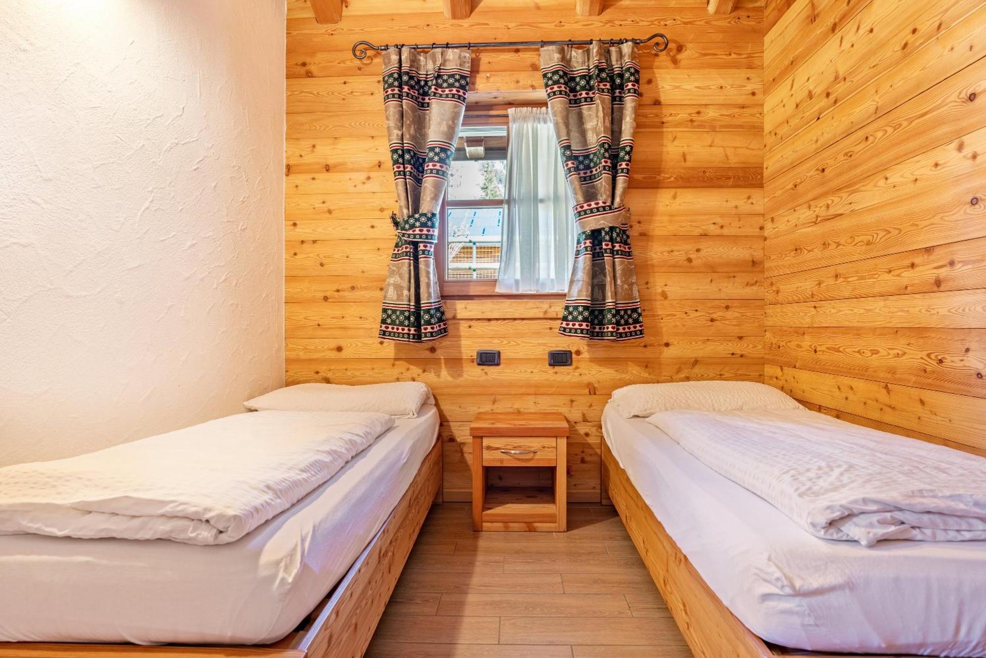Chalet Camping Fae 3 Villa Madonna Esterno foto