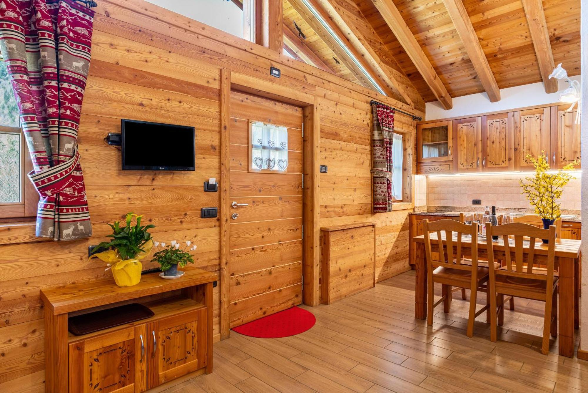Chalet Camping Fae 3 Villa Madonna Esterno foto