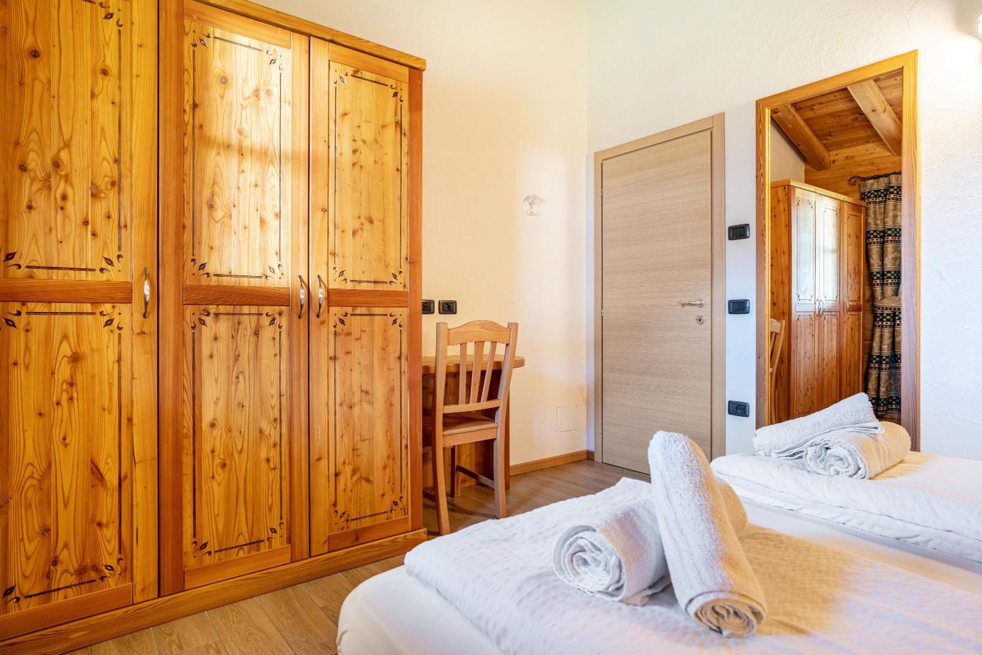 Chalet Camping Fae 3 Villa Madonna Esterno foto