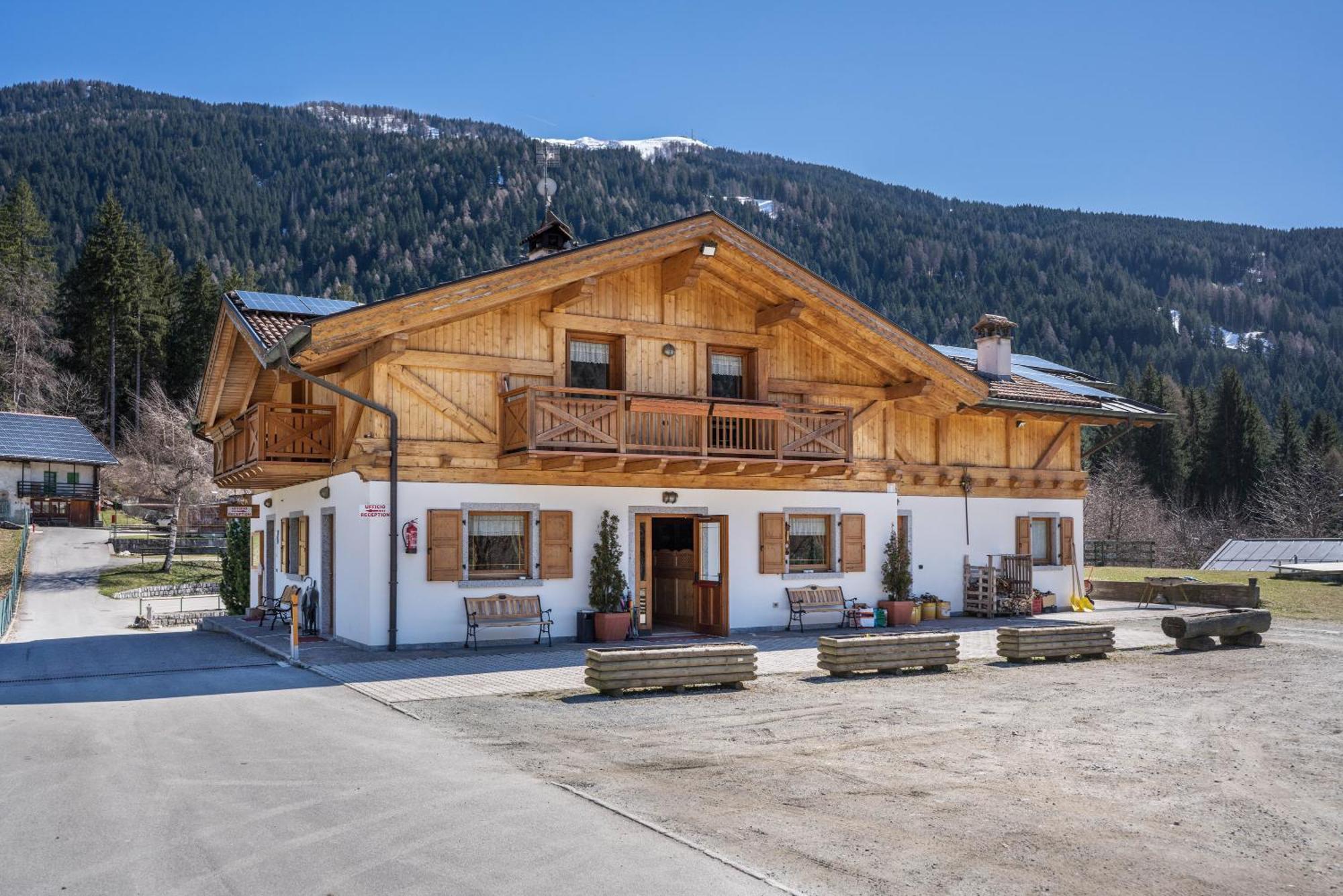 Chalet Camping Fae 3 Villa Madonna Esterno foto